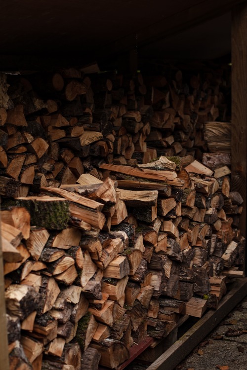 Les conditions de stockage pour le bois compresse